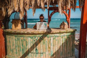 how to become a digital nomad